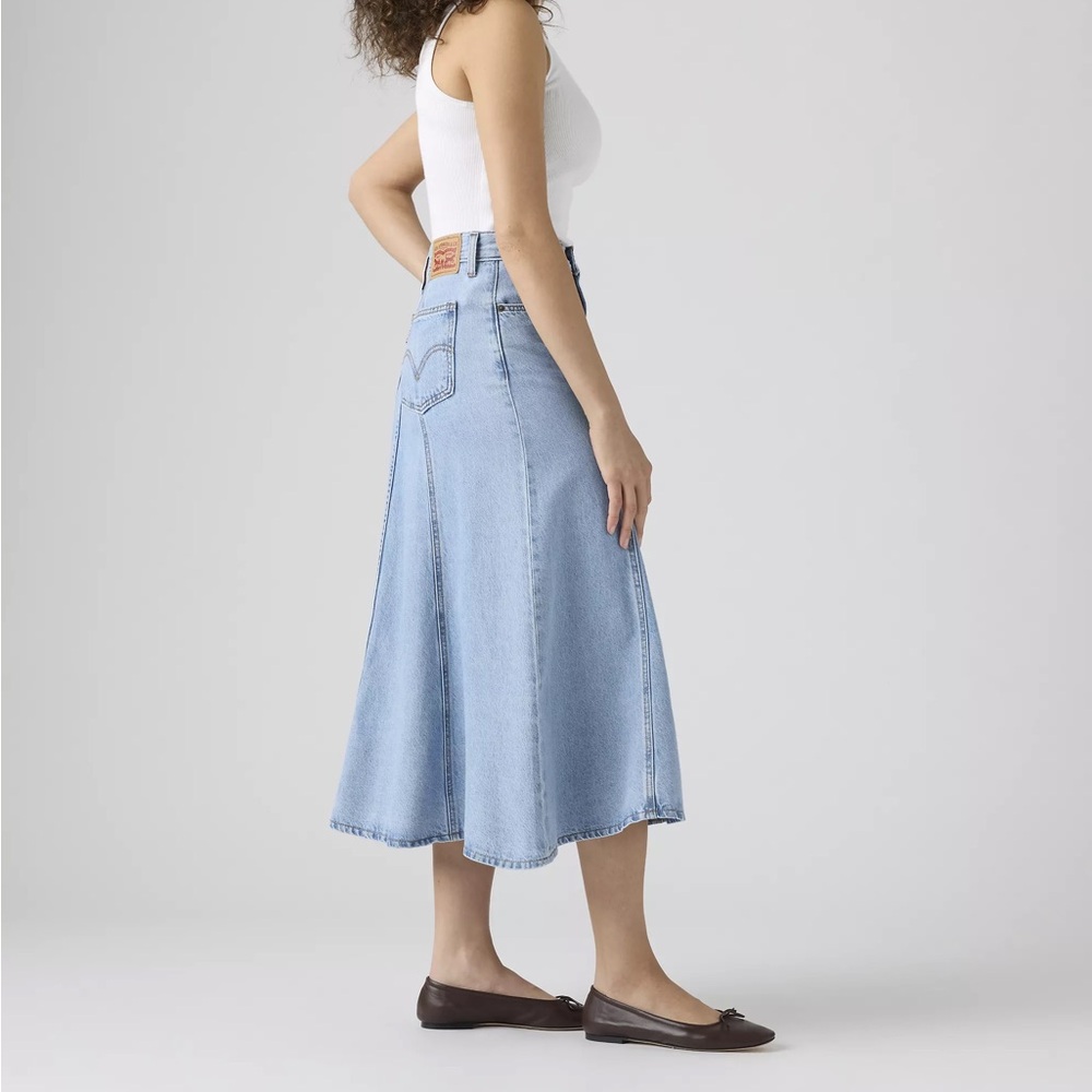 NWT Levi’s FIT AND FLARE SKIRT denim medium light wash 27 - Picture 6 of 10